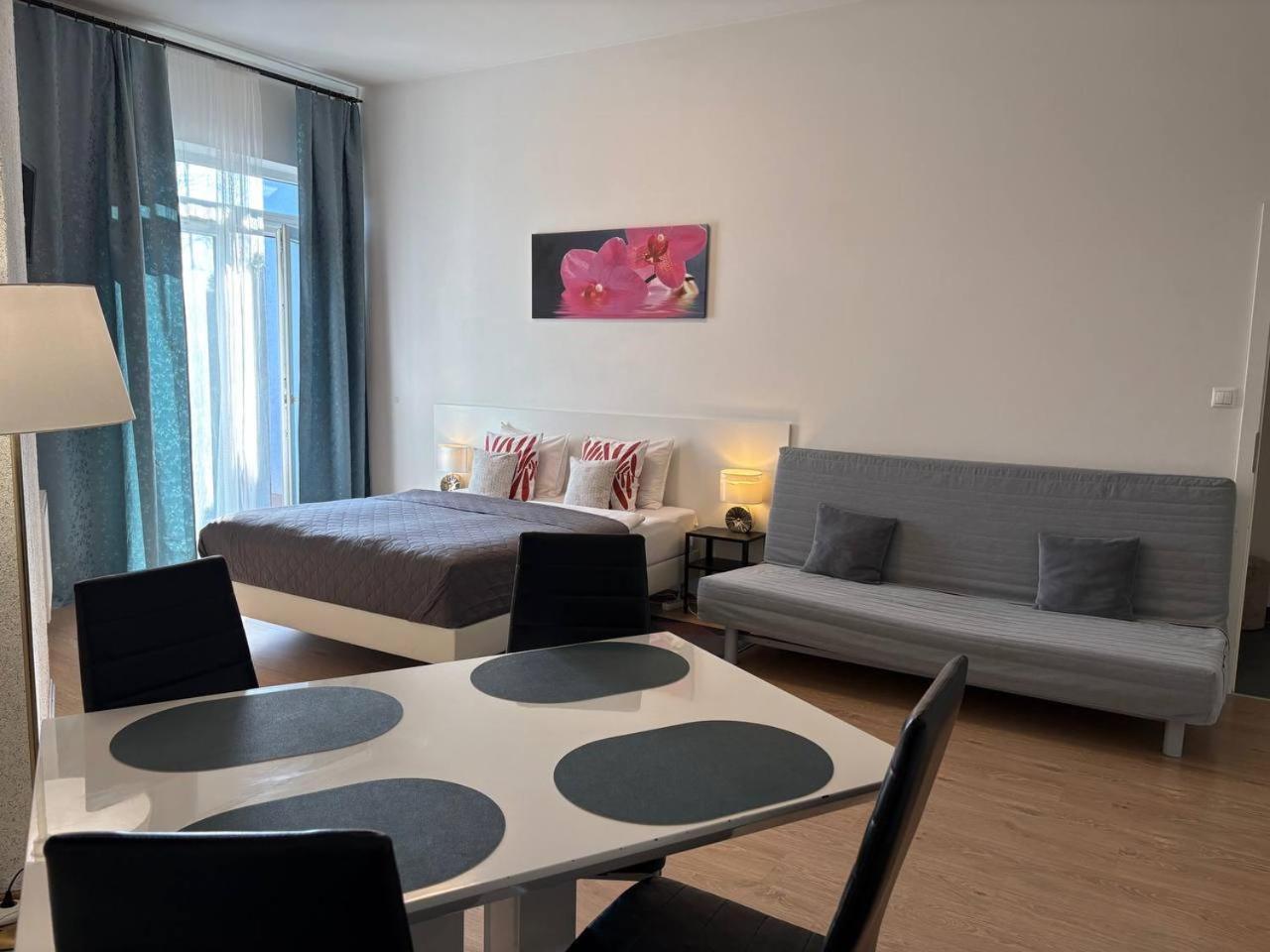 Maria Apartments - Free Parking Praga Exterior foto